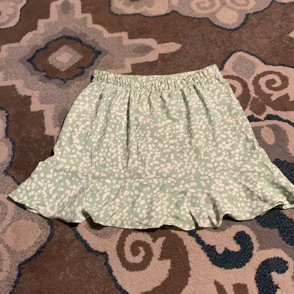 Frilly Green Skirt with White Spots - Picture 2 of 2